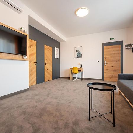 Calvin Aparthotel Oradea Rom bilde