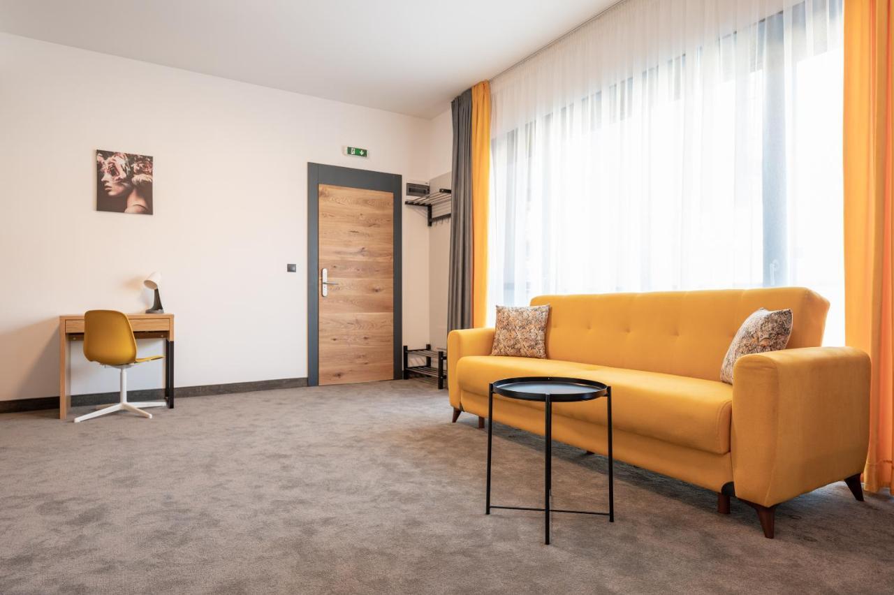 Calvin Aparthotel Oradea Eksteriør bilde