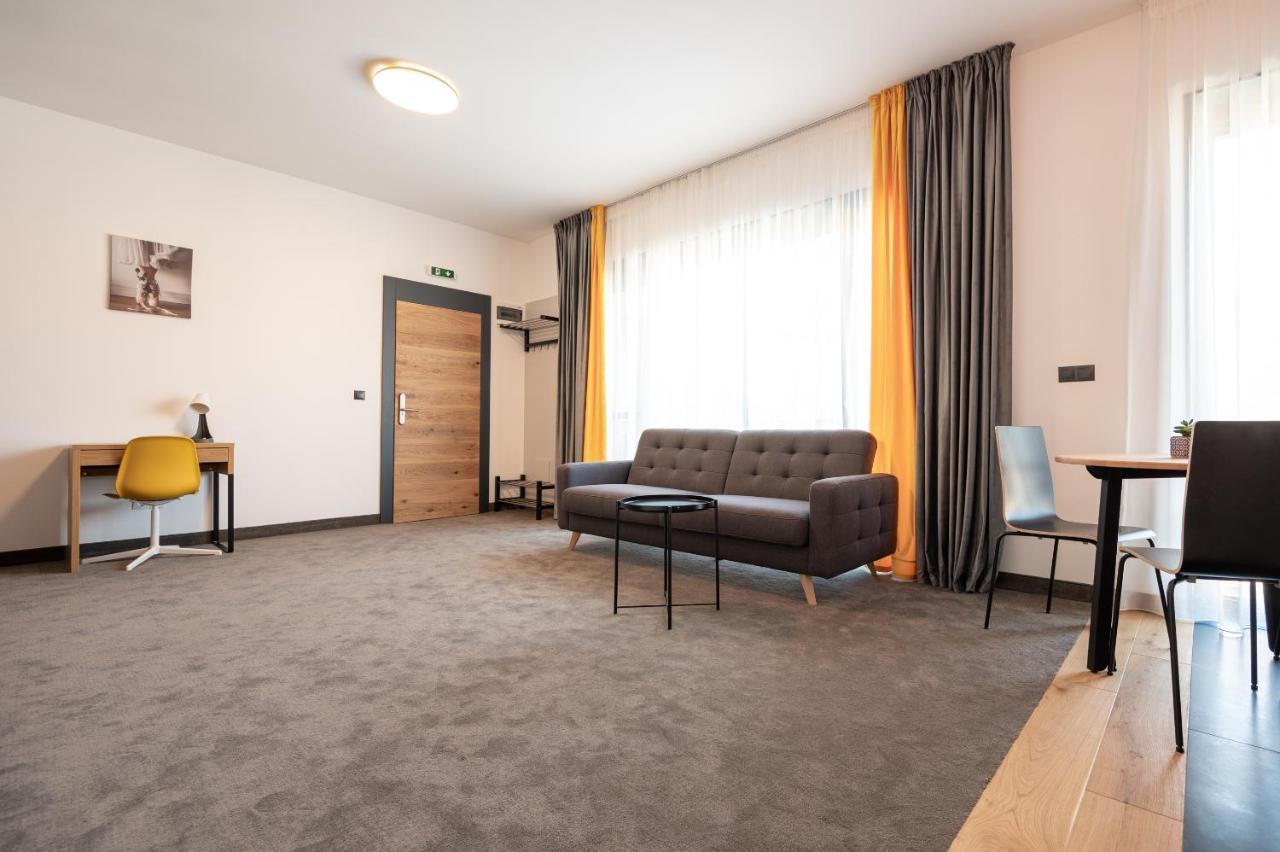 Calvin Aparthotel Oradea Eksteriør bilde