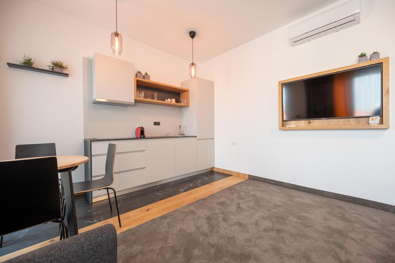 Calvin Aparthotel Oradea Eksteriør bilde
