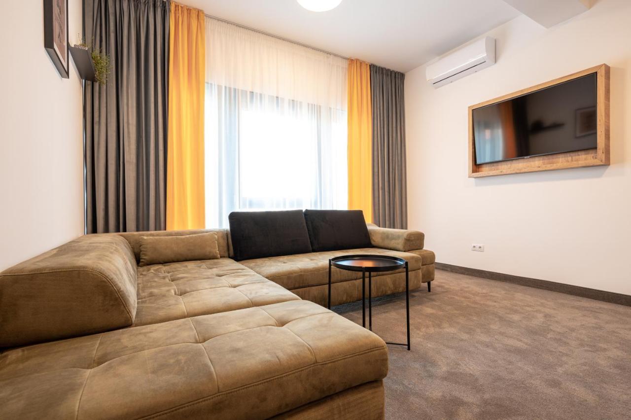 Calvin Aparthotel Oradea Eksteriør bilde
