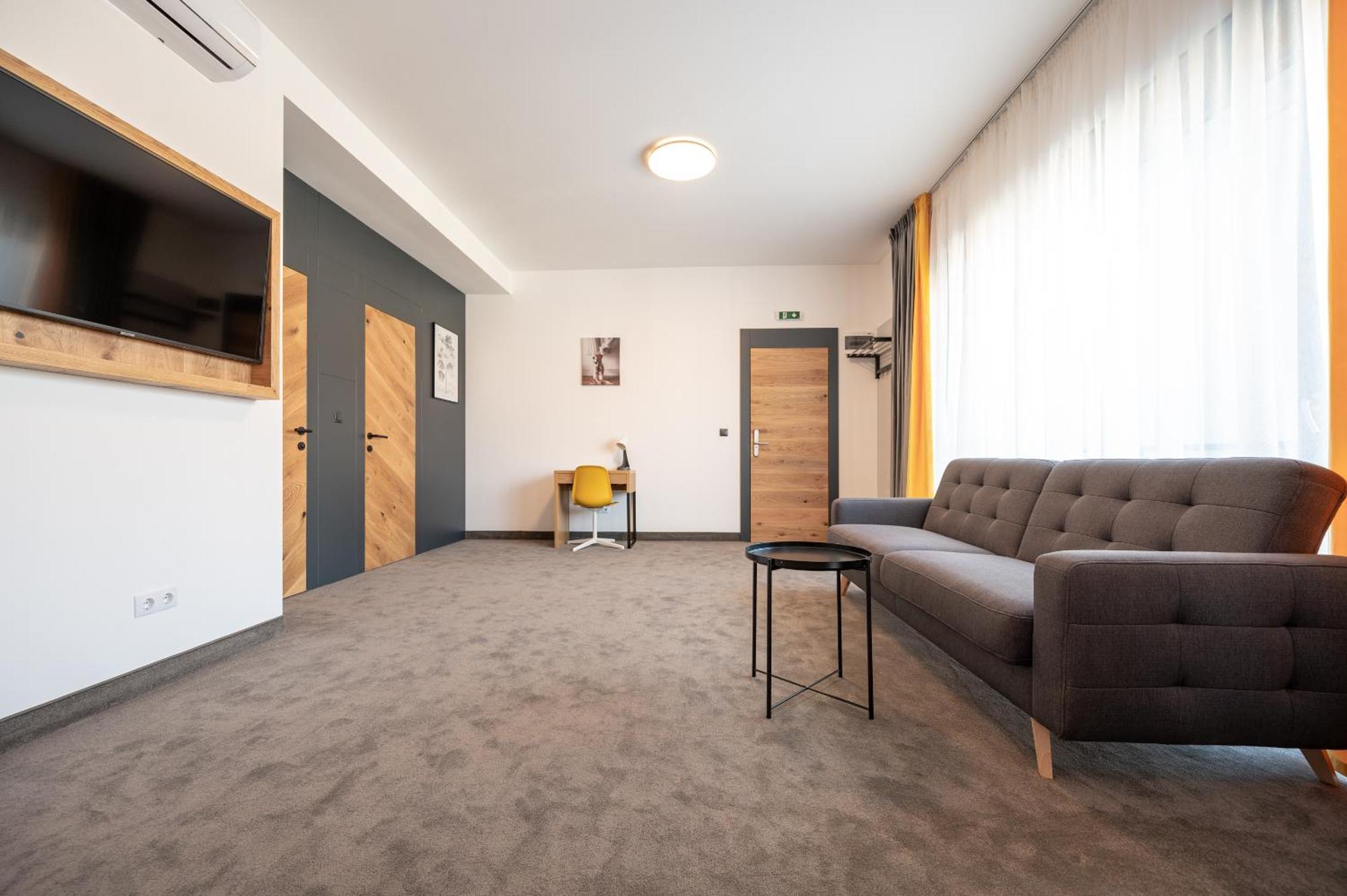 Calvin Aparthotel Oradea Rom bilde